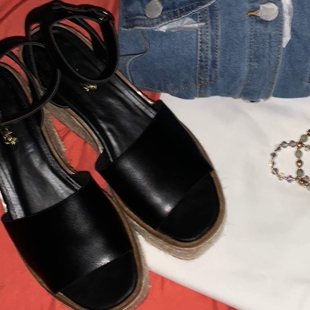 LOVE, ❤️,❤️ THESE BLACK WEDGE/PLATFORM SANDALS‼️